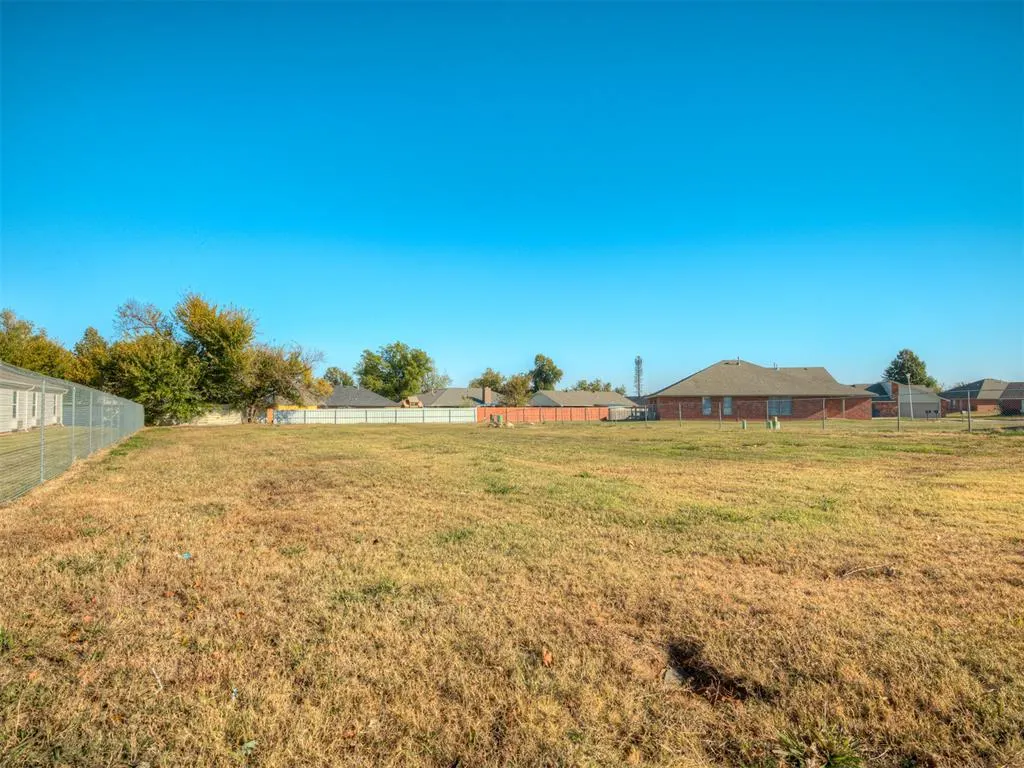 Photo 5 — 30 W Ken Del Drive, Shawnee, OK 74804