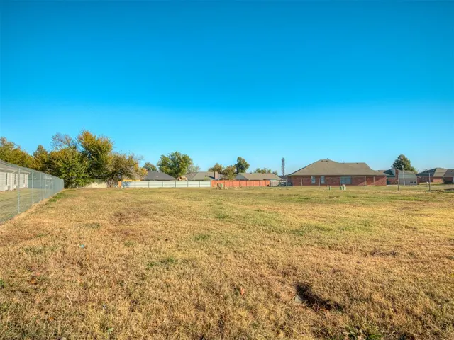 Photo 5 — 30 W Ken Del Drive, Shawnee, OK 74804