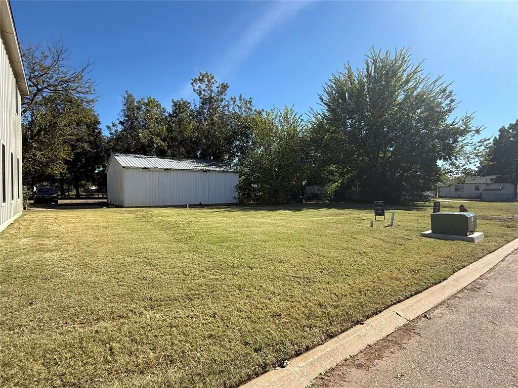 Photo 3 — 16 S Howard Street, Edmond, OK 73003