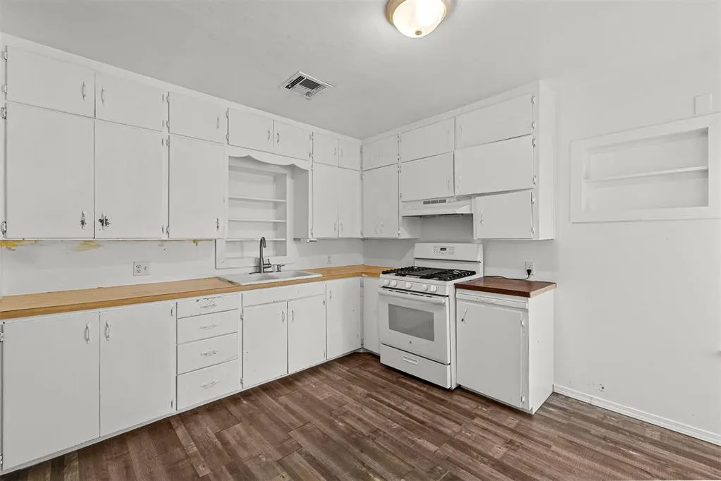 Photo 9 — 520 S Reno Avenue, El Reno, OK 73036