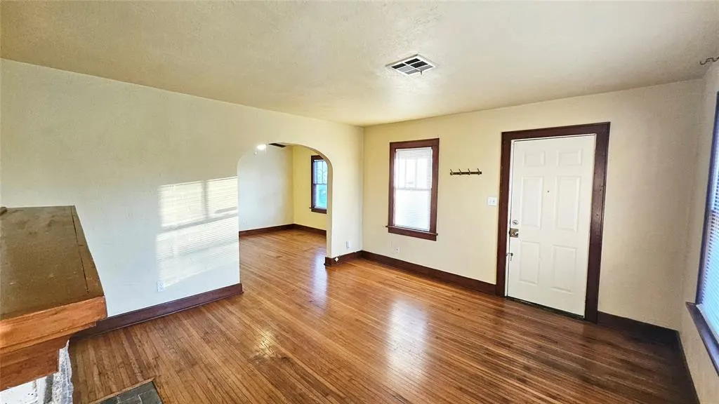 Photo 4 — 2427 W Park Place, Oklahoma City, OK 73107