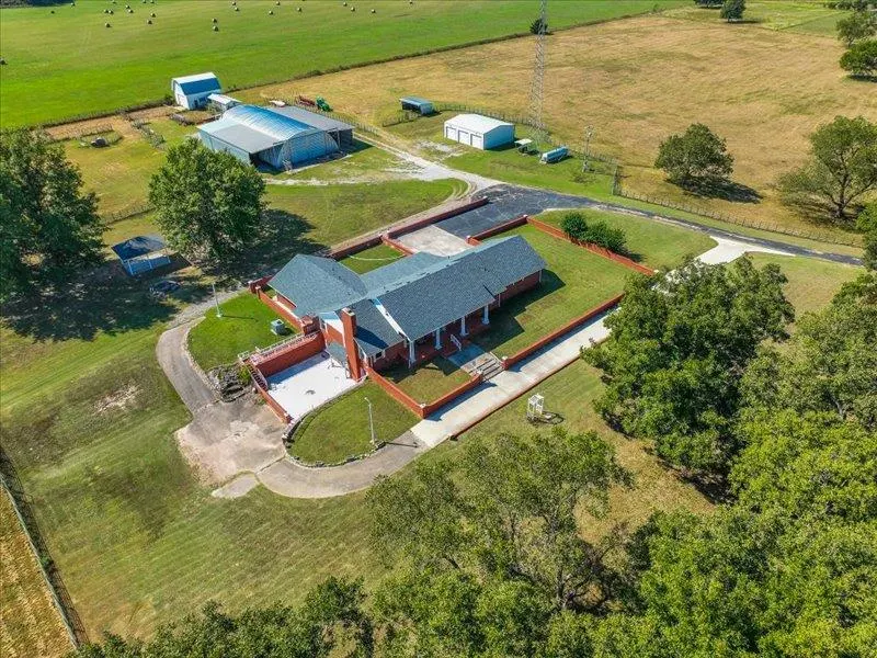 Front exterior — 49612 W Highway 19, Stratford, OK 74872