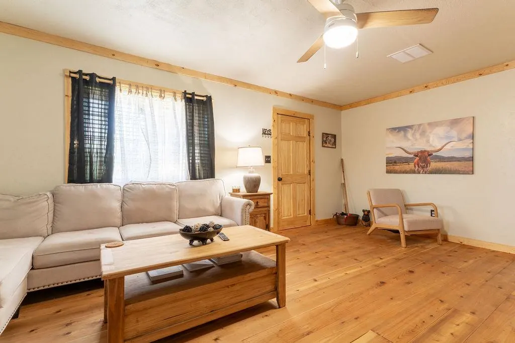 Photo 5 — 409 W 5th Street, Foss, OK 73647