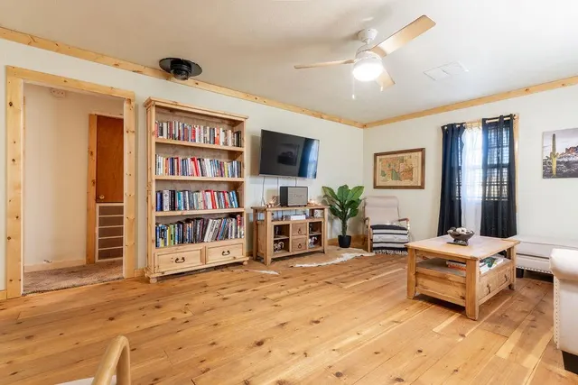 Photo 6 — 409 W 5th Street, Foss, OK 73647