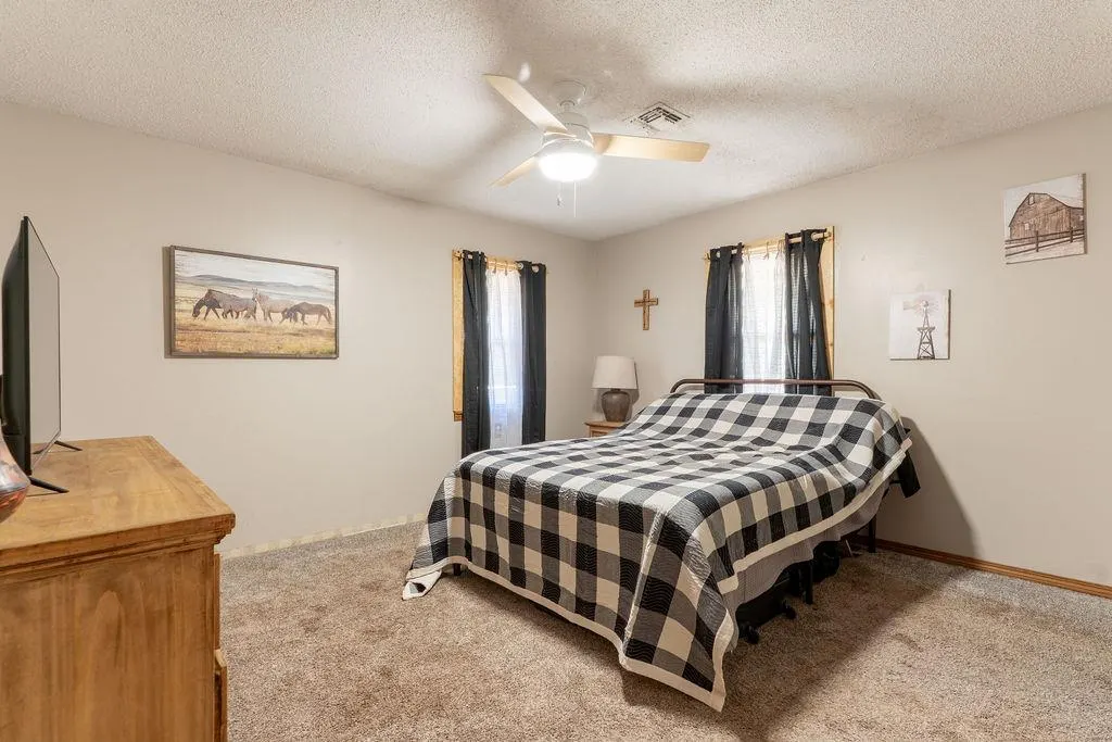 Photo 11 — 409 W 5th Street, Foss, OK 73647