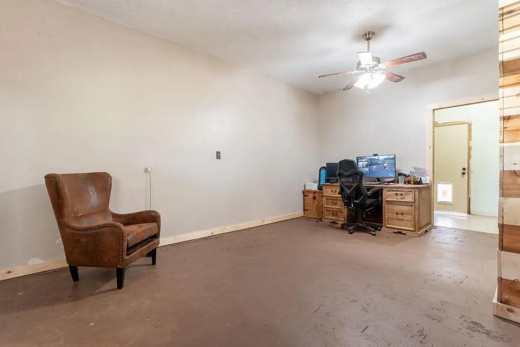 Photo 16 — 409 W 5th Street, Foss, OK 73647