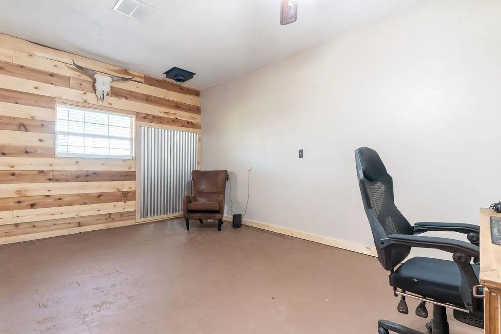 Photo 17 — 409 W 5th Street, Foss, OK 73647