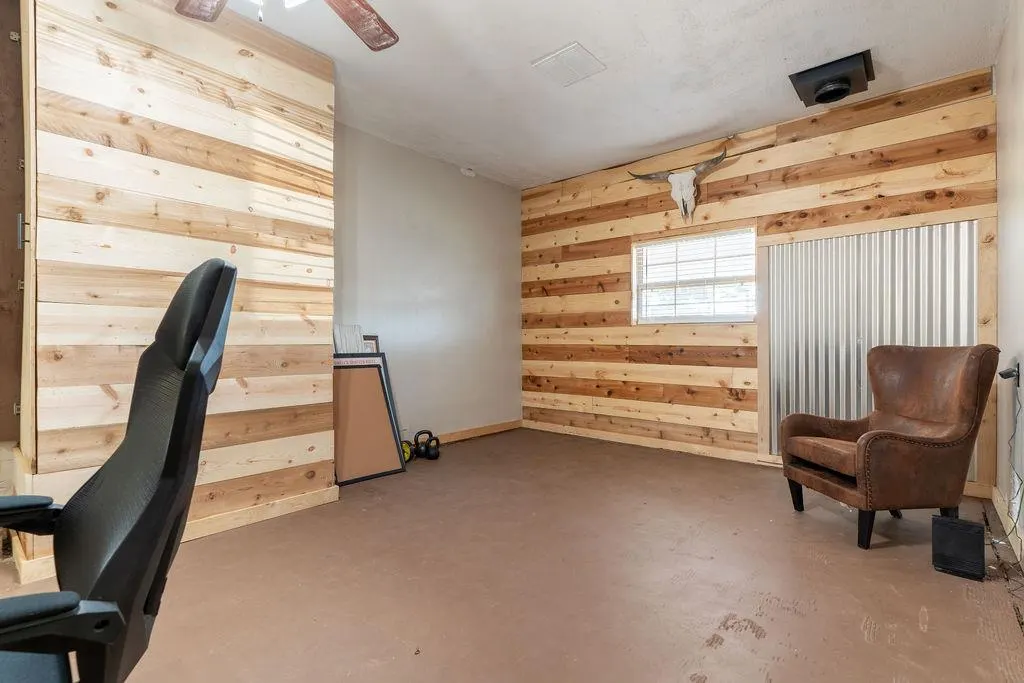 Photo 18 — 409 W 5th Street, Foss, OK 73647