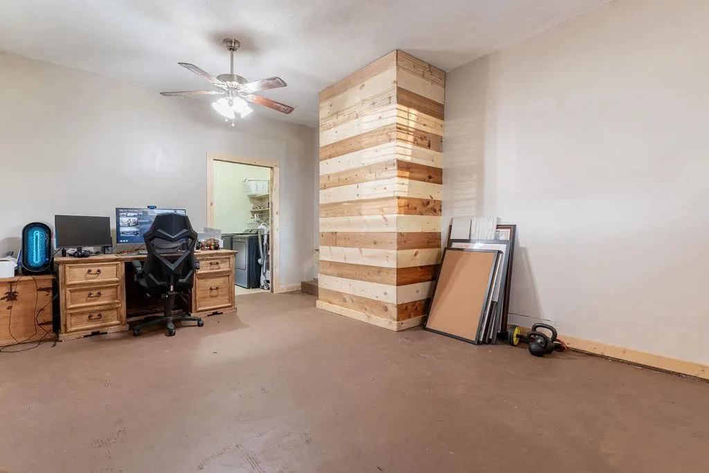 Photo 19 — 409 W 5th Street, Foss, OK 73647