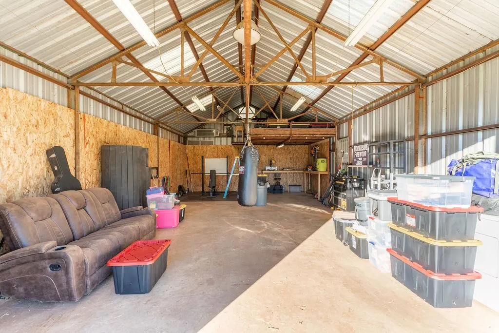 Photo 23 — 409 W 5th Street, Foss, OK 73647