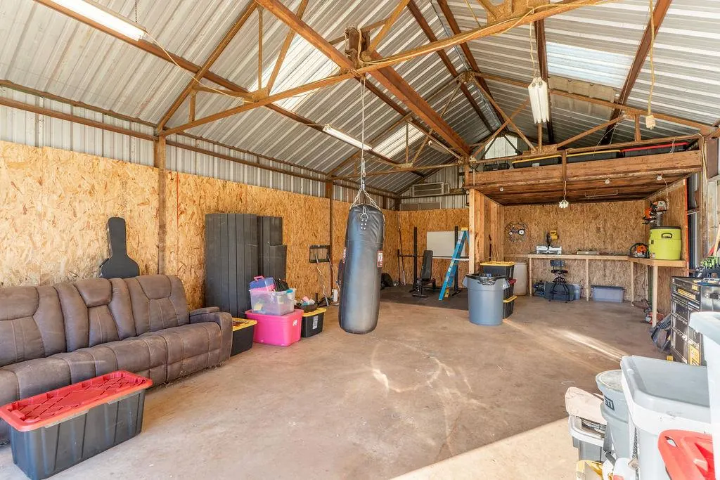 Photo 24 — 409 W 5th Street, Foss, OK 73647
