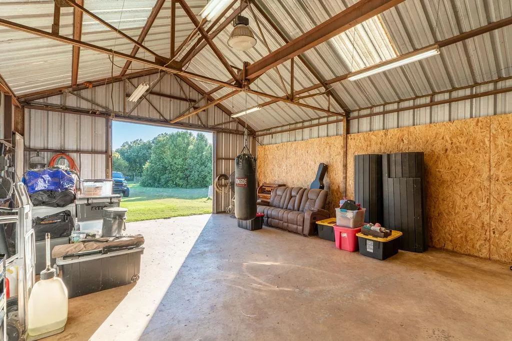 Photo 26 — 409 W 5th Street, Foss, OK 73647