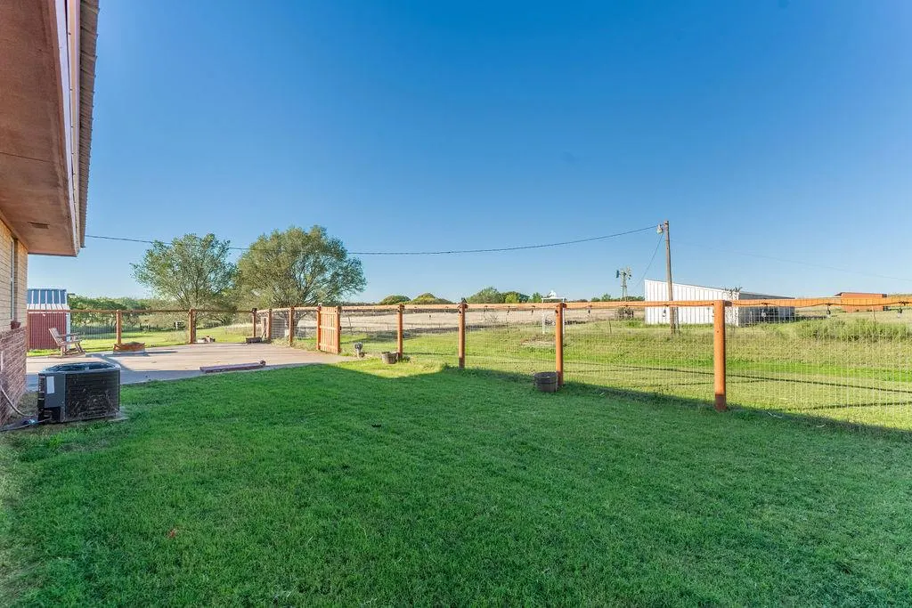 Photo 30 — 409 W 5th Street, Foss, OK 73647