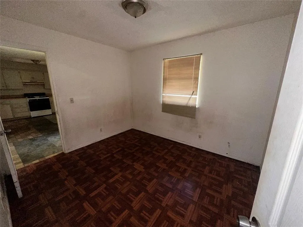Photo 7 — 813 Rolling Meadows Boulevard, Oklahoma City, OK 73110
