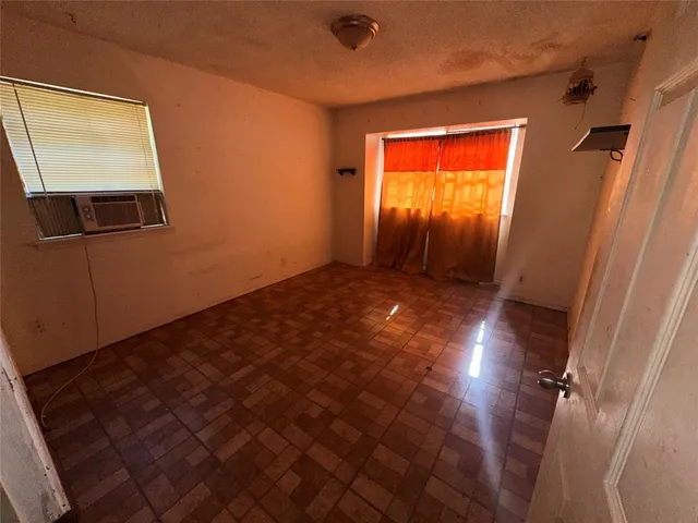 Photo 8 — 813 Rolling Meadows Boulevard, Oklahoma City, OK 73110