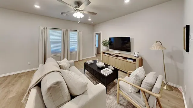 Photo 4 — 6945 Labelle Drive, Warr Acres, OK 73132