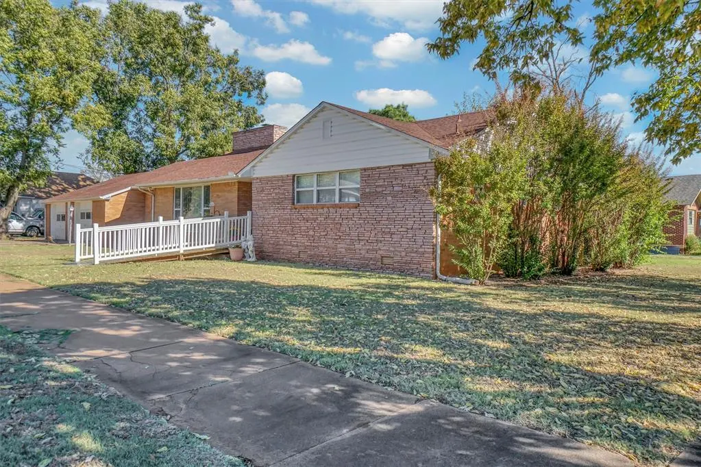 Photo 2 — 601 N Temple Street, Cordell, OK 73632