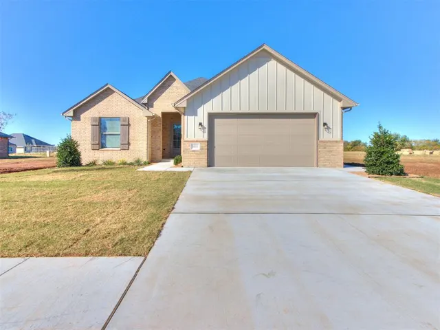 Photo 2 — 16013 Zamora Lane, Oklahoma City, OK 73170