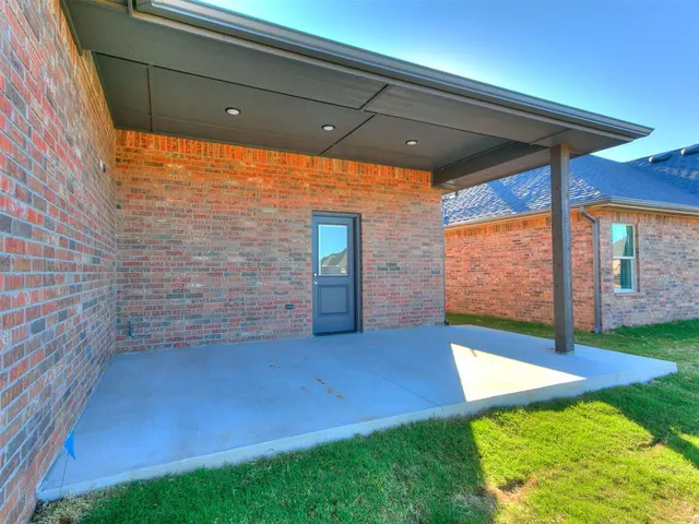 Photo 4 — 16021 Zamora Lane, Oklahoma City, OK 73170