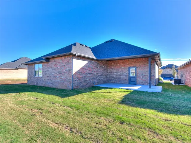 Photo 5 — 16021 Zamora Lane, Oklahoma City, OK 73170