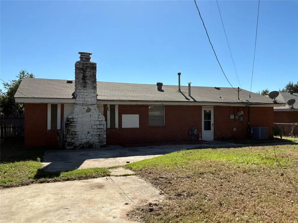 Photo 2 — 6809 NW 25th Street, Bethany, OK 73008