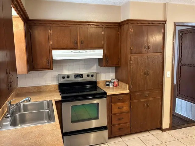 Photo 7 — 6809 NW 25th Street, Bethany, OK 73008