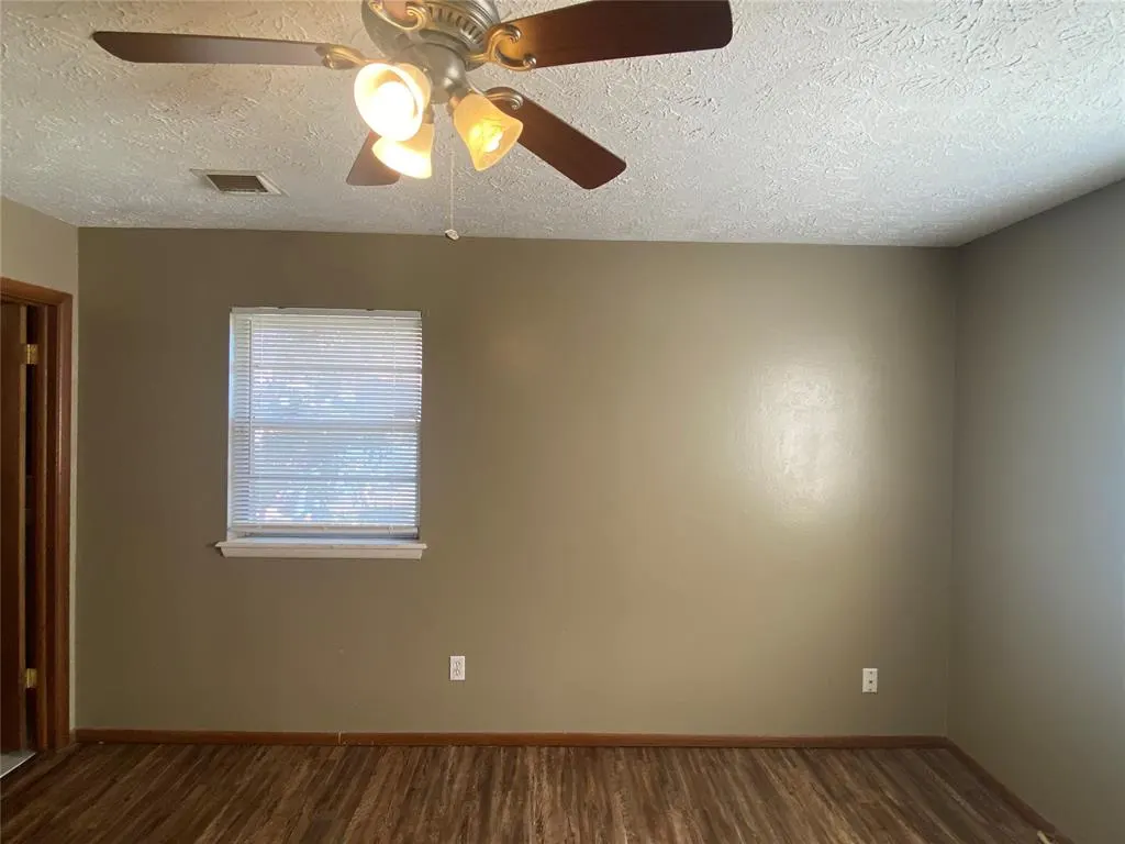 Photo 13 — 6809 NW 25th Street, Bethany, OK 73008