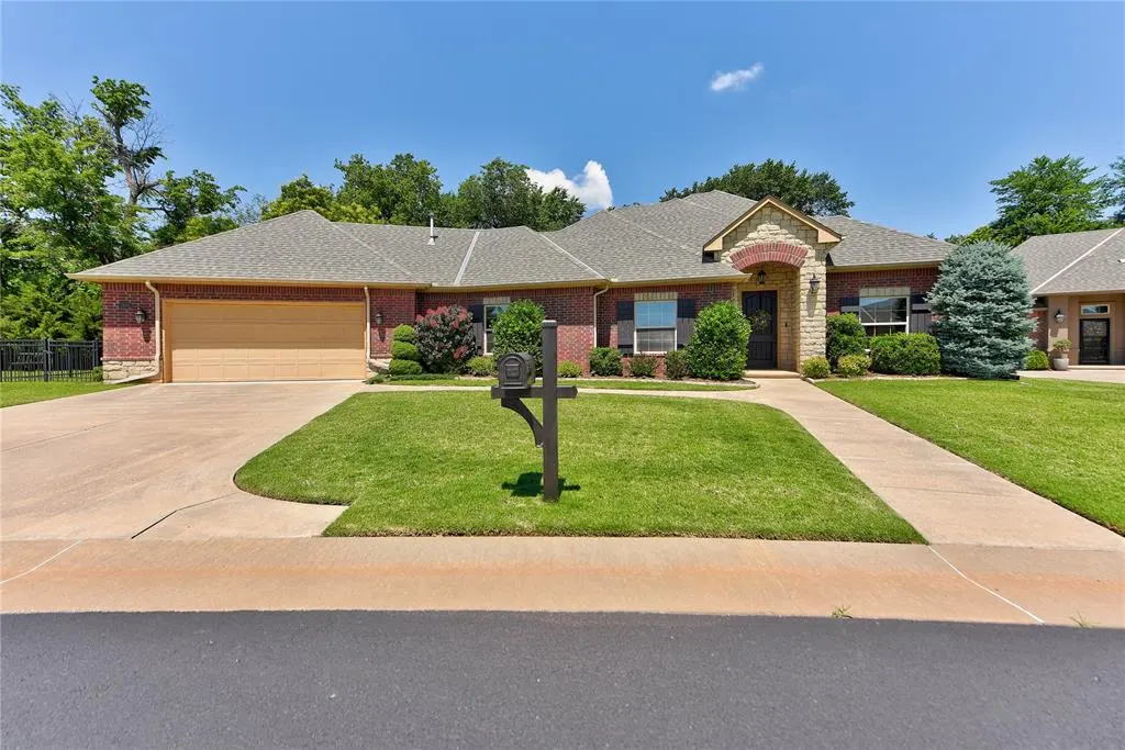 Photo 3 — 13009 Jasmine Lane, Oklahoma City, OK 73142