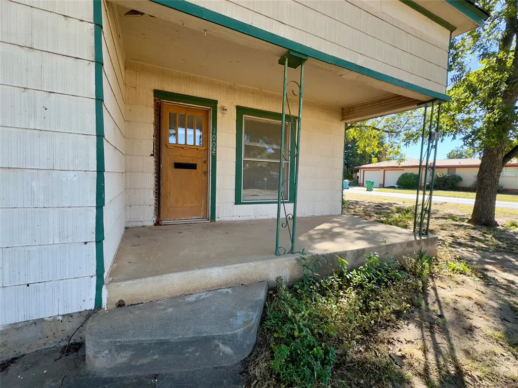 Photo 5 — 1002 N Pennsylvania Avenue, Mangum, OK 73554