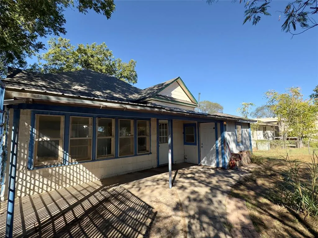 Photo 39 — 1002 N Pennsylvania Avenue, Mangum, OK 73554