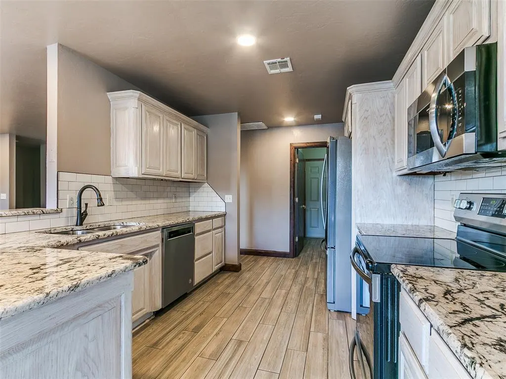 Photo 5 — 17809 Deer Trail, McLoud, OK 74851