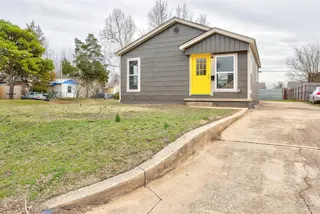 Sold home at 7000 NW 48th Street