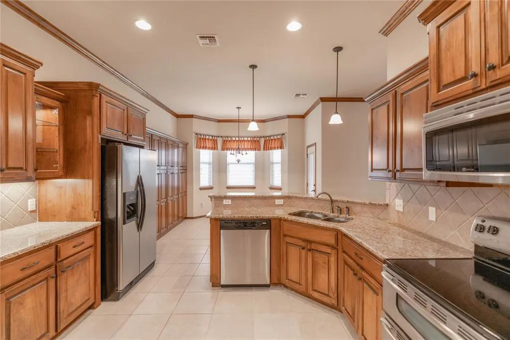 Photo 12 — 333 E Mobile Terrace, Mustang, OK 73064