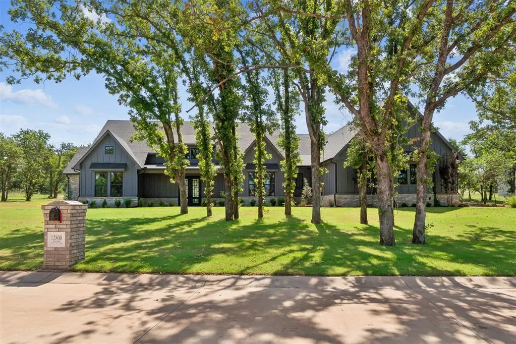 Front exterior — 12800 Hidden Trail, Arcadia, OK 73007
