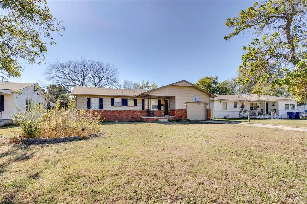 Front exterior — 314 E Locust Street, Tecumseh, OK 74873