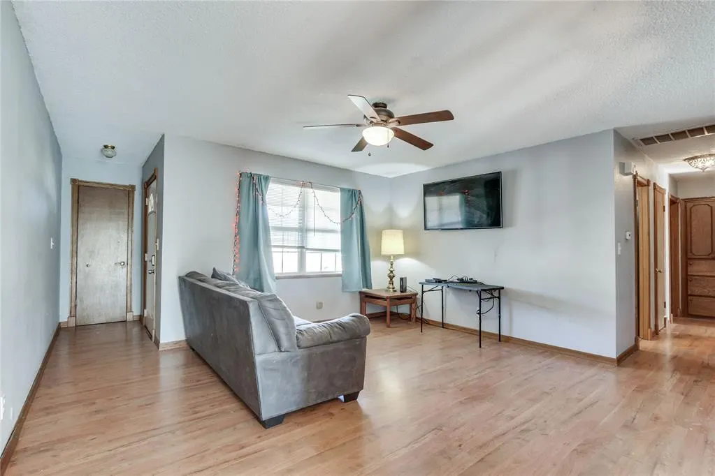 Photo 5 — 314 E Locust Street, Tecumseh, OK 74873