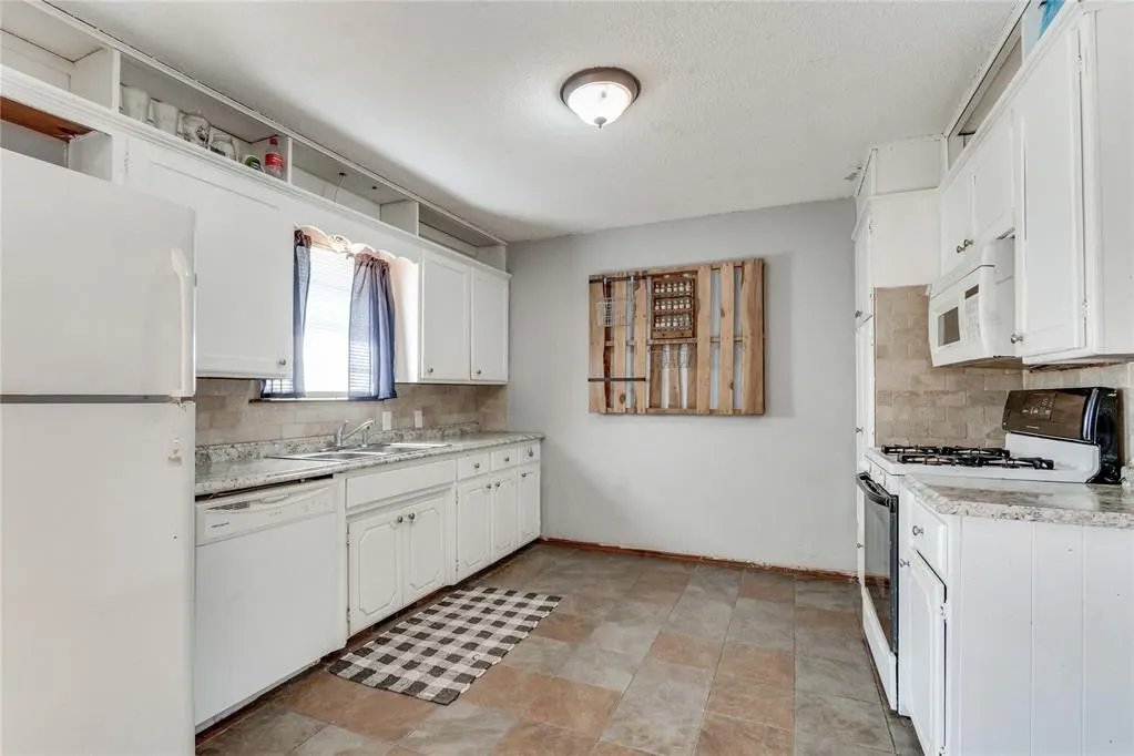 Photo 12 — 314 E Locust Street, Tecumseh, OK 74873