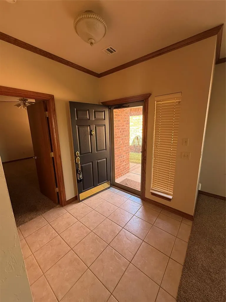 Photo 3 — 9220 Roadrunner Avenue, Oklahoma City, OK 73139