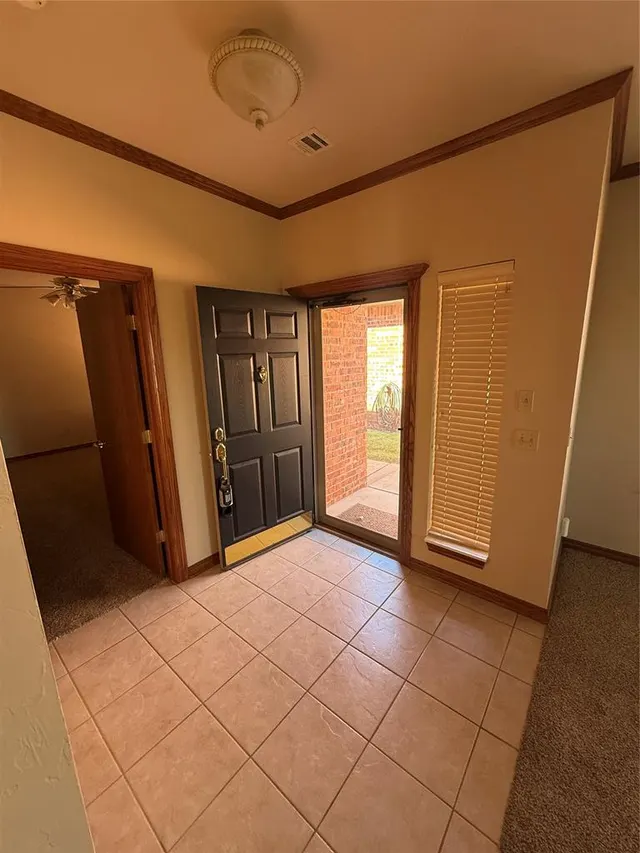 Photo 3 — 9220 Roadrunner Avenue, Oklahoma City, OK 73139
