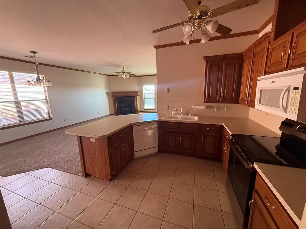 Photo 10 — 9220 Roadrunner Avenue, Oklahoma City, OK 73139