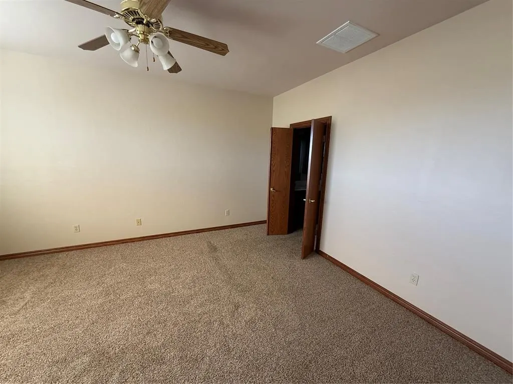 Photo 11 — 9220 Roadrunner Avenue, Oklahoma City, OK 73139