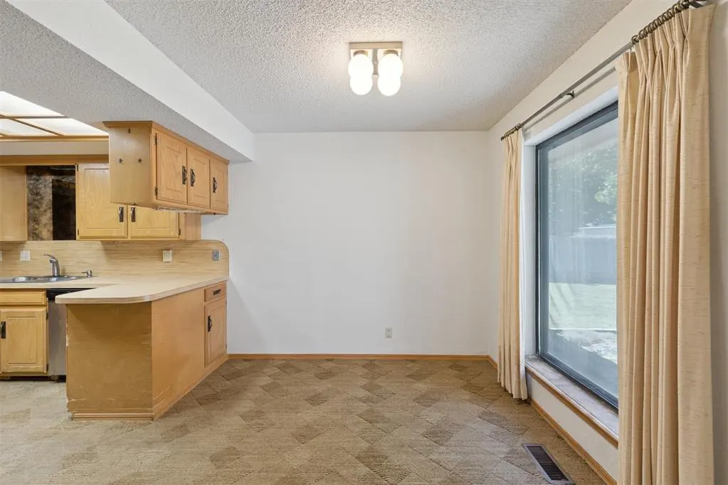 Photo 13 — 506 Garland Court, Norman, OK 73072