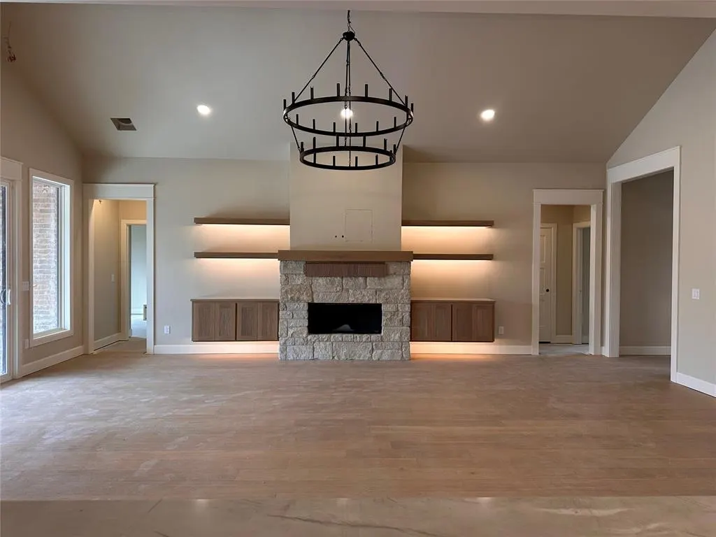 Photo 2 — 4304 Ravenscourt Lane, Norman, OK 73072