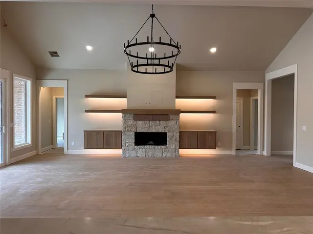Photo 2 — 4304 Ravenscourt Lane, Norman, OK 73072