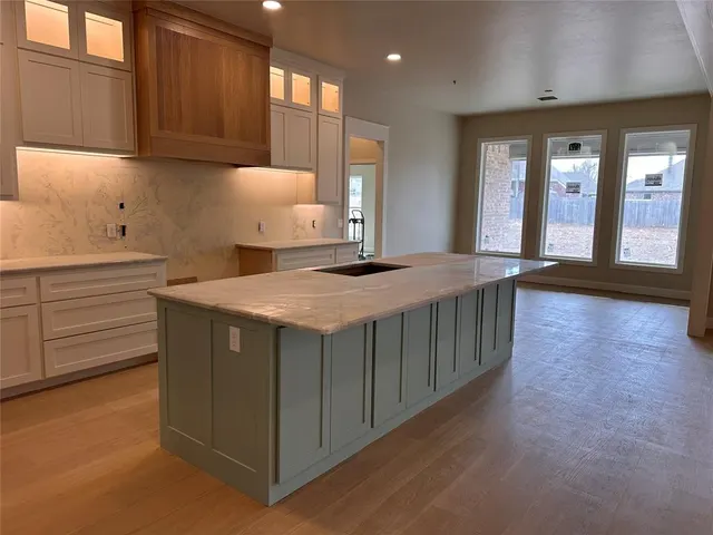 Photo 4 — 4304 Ravenscourt Lane, Norman, OK 73072