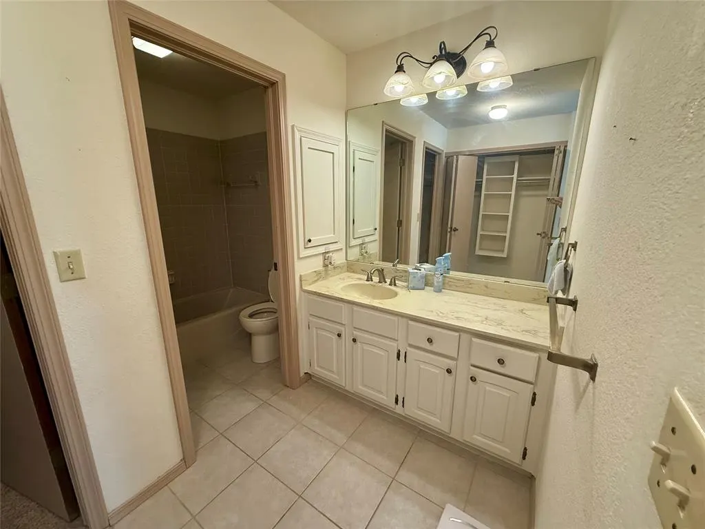 Photo 9 — 1004 Scissortail Drive, Clinton, OK 73601