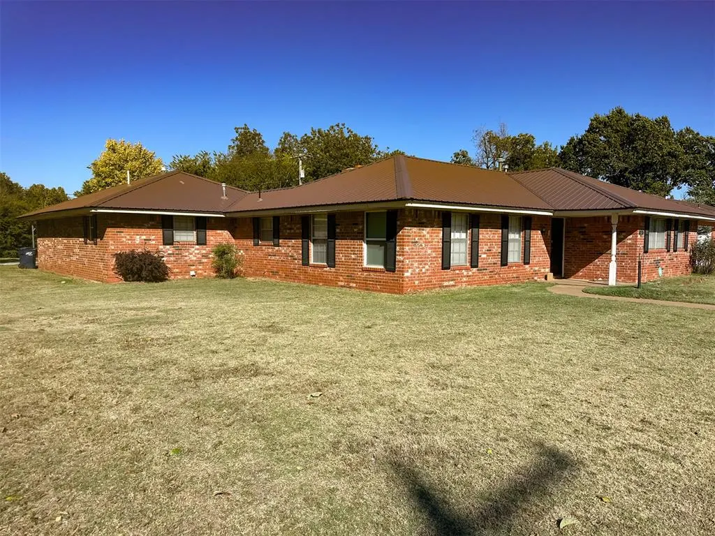 Front exterior — 807 W Colorado Avenue, Anadarko, OK 73005