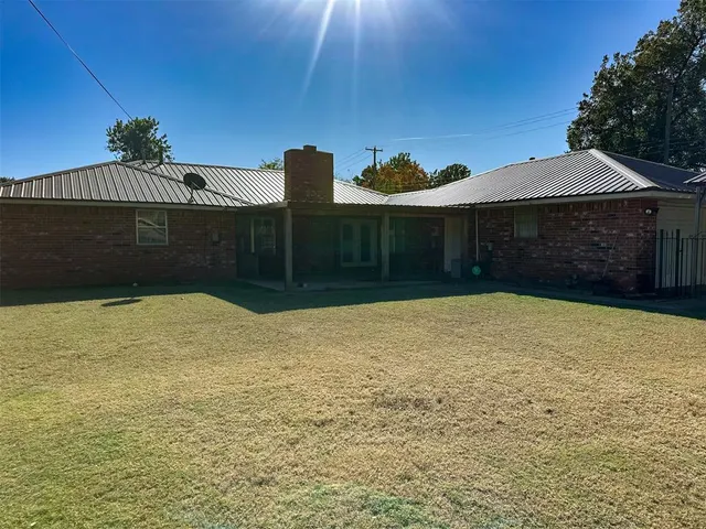 Photo 3 — 807 W Colorado Avenue, Anadarko, OK 73005