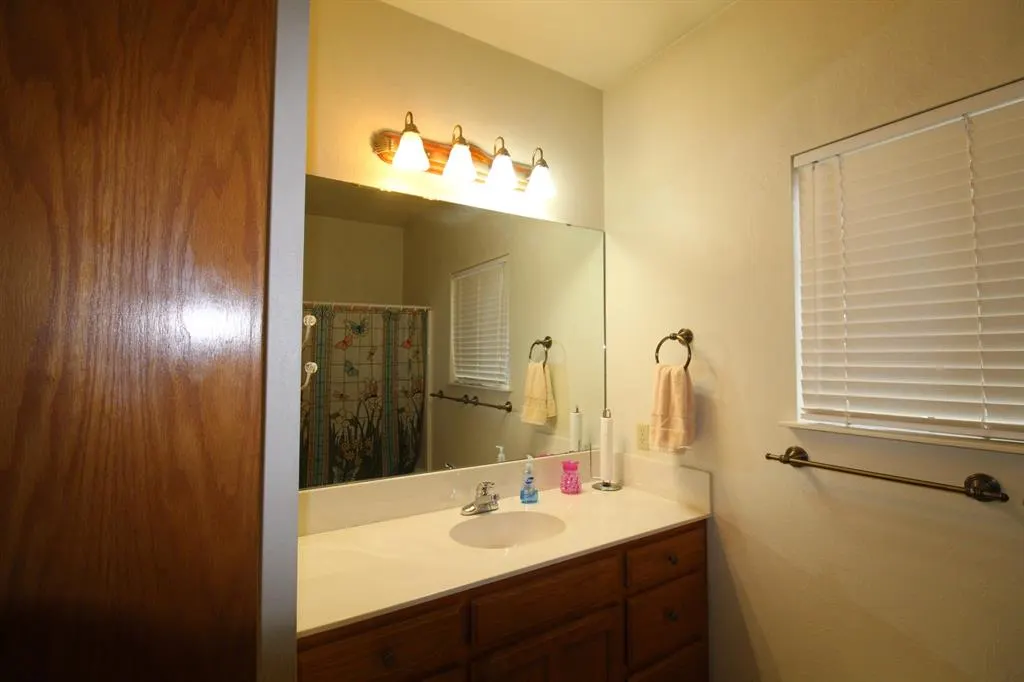 Photo 8 — 131 W Cool Springs Road, Rush Springs, OK 73082