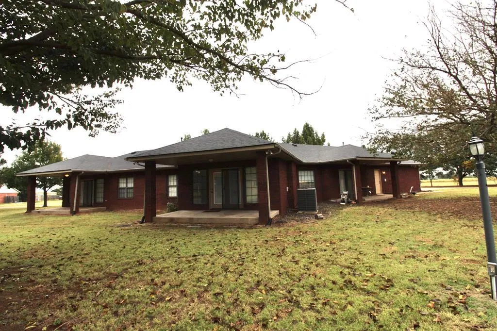 Photo 23 — 131 W Cool Springs Road, Rush Springs, OK 73082